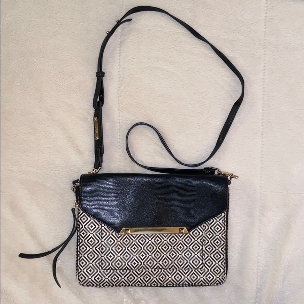 Stella & Dot Expandable Crossbody